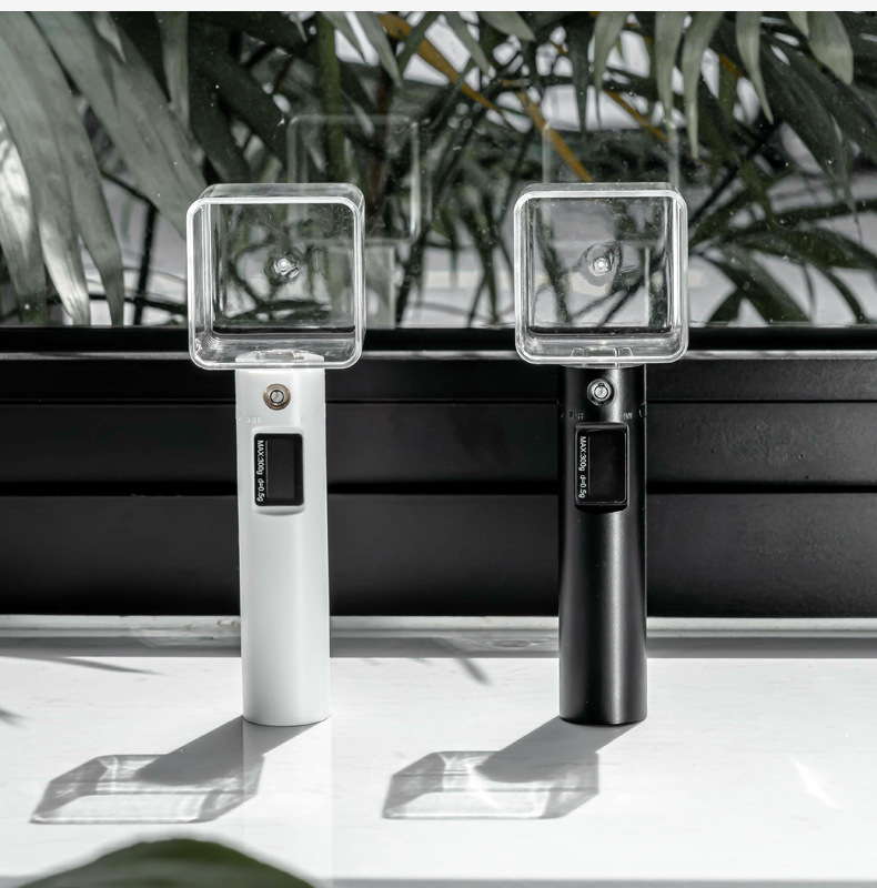 An electronic spoon scale is a compact, high - precision kitchen gadget combining the functions of a measuring spoon and a digital scale. It offers quick, accurate readings in multiple units, perfect for precise cooking and baking.